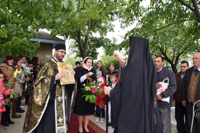 Denie arhierească la Parohia „Sfinţii Voievozi“ din Podolenii de Sus
