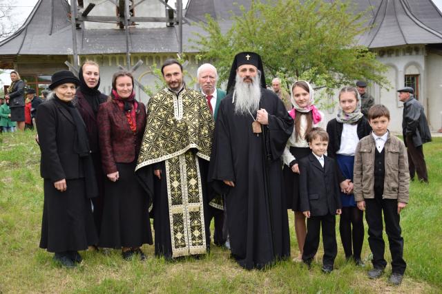 Denie arhierească la Parohia „Sfinţii Voievozi“ din Podolenii de Sus