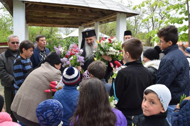 Denie arhierească la Parohia „Sfinţii Voievozi“ din Podolenii de Sus