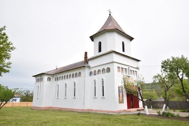 Denie arhierească la Parohia „Sfinţii Voievozi“ din Podolenii de Sus