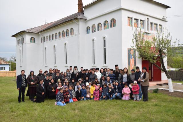 Denie arhierească la Parohia „Sfinţii Voievozi“ din Podolenii de Sus