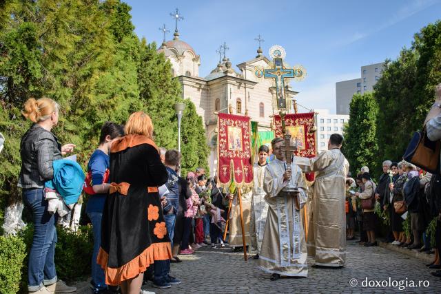 Procesiune în ajun de Florii la Iași