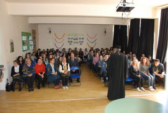 Înaltpreasfinţitul Laurenţiu a dialogat cu elevii de la Colegiul Naţional „Octavian Goga” din Sibiu