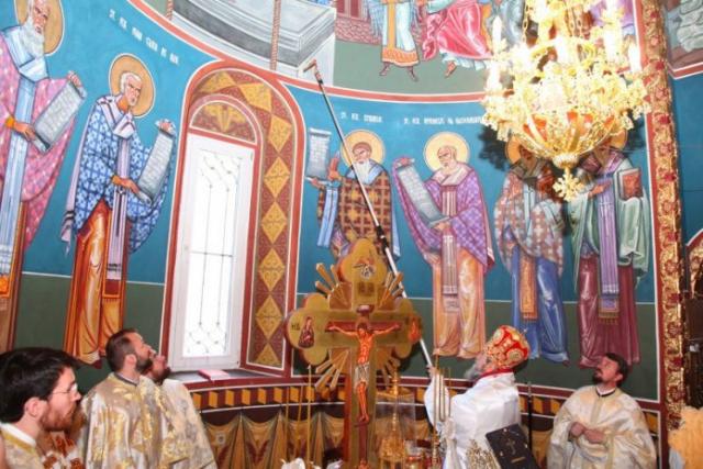 Mitropolitul Ardealului a sfinţit Biserica „Sfânta Treime” din Cisnădie, Sibiu