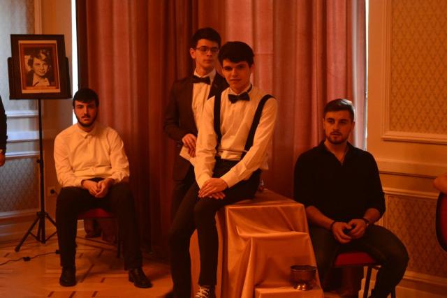 Seară de poezie „Ce bine că ești”, la Colegiul „Sfântul Nicolae”