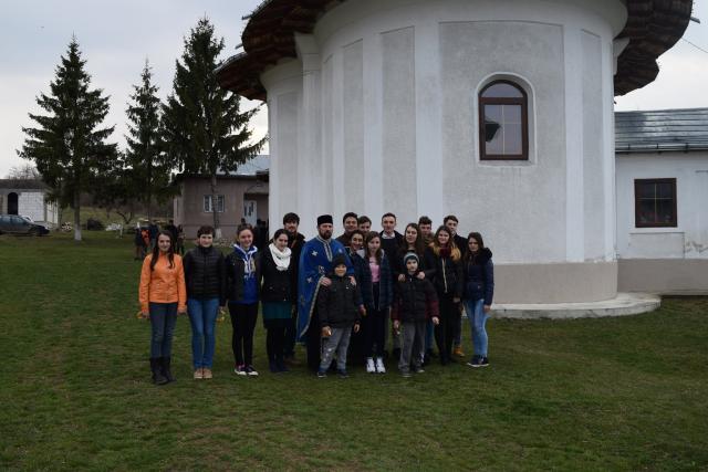 Seminarii de formare cu tinerii din cinci parohii ale Arhiepiscopiei Iașilor