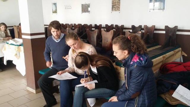 Seminarii de formare cu tinerii din cinci parohii ale Arhiepiscopiei Iașilor