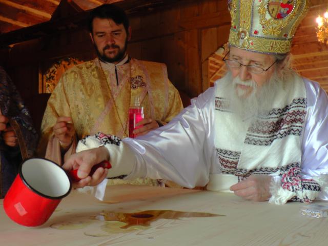 Sfințire de biserică în localitatea suceveană Bahna - Arini