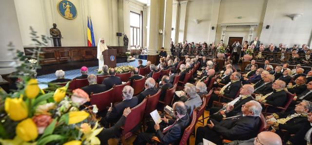 Patriarhul României a participat la sesiunea solemnă a Academiei Române