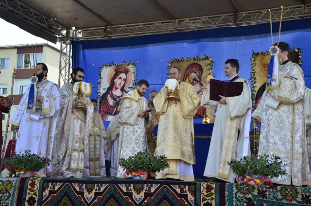 Sfinţire de biserică la Brad, în judeţul Hunedoara