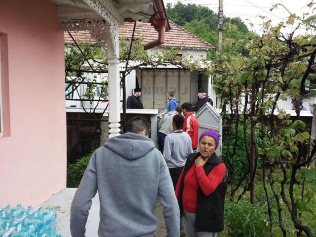 Biserica, în sprijinul familiilor sinistrate din judeţul Bacău