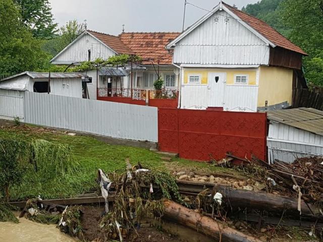 Biserica, în sprijinul familiilor sinistrate din judeţul Bacău
