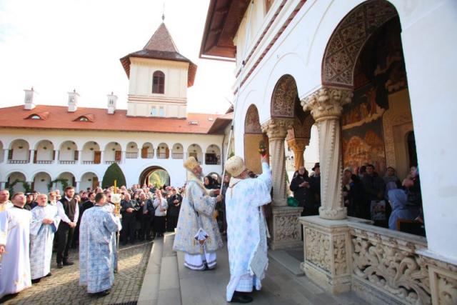 Vechea biserică a Mănăstirii „Brâncoveanu” de la Sâmbăta de Sus a fost resfinţită