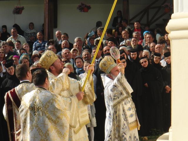 Biserici resfinţite în Mitropolia Moldovei şi Bucovinei (GALERIE FOTO)