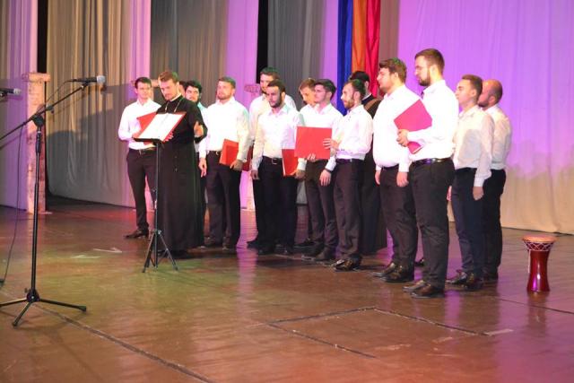 Corul psaltic al Catedralei din Iaşi i-a încântat pe prietenii și frații din stânga Prutului