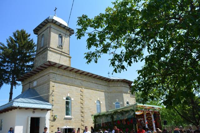 Binecuvântare arhierească în Parohia Dagâţa