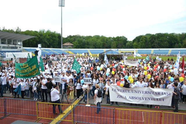 O rugăciune a unit un stadion – Marşul Absolvenţilor la Iaşi