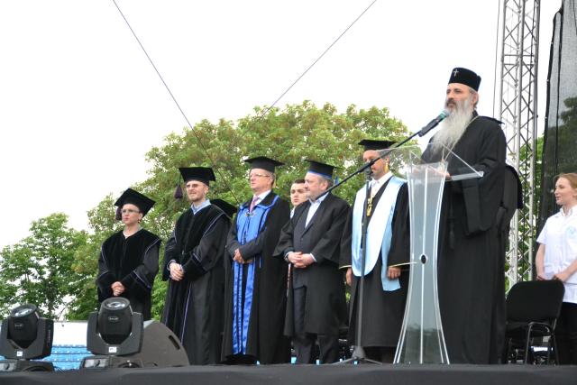 O rugăciune a unit un stadion – Marşul Absolvenţilor la Iaşi