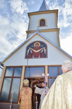Resfințirea bisericii „Pogorârea Sfântului Duh” din localitatea Totești