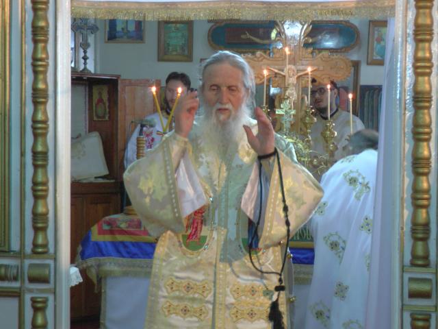 IPS Arhiepiscop Pimen: „Bucuria duhovnicească vine prin purtarea crucii, a necazurilor“