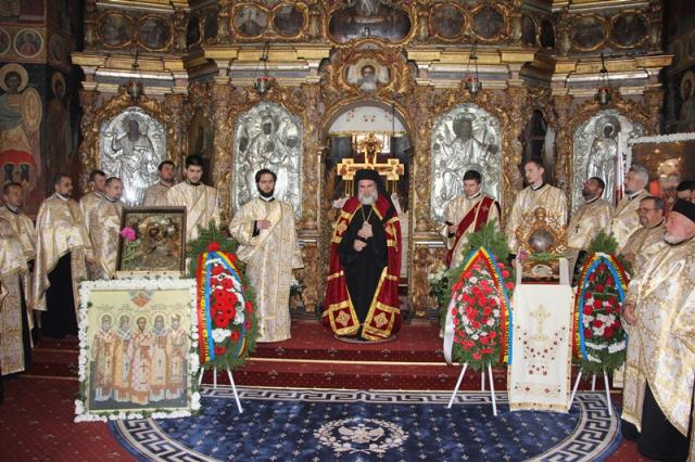Procesiune impresionantă în cinstea lui Melchisedec Ştefănescu