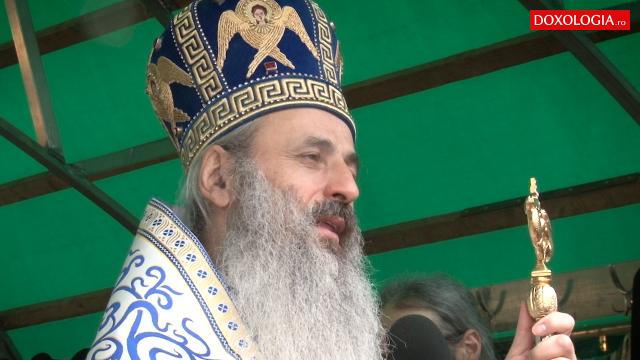 (Video) O rugăm pe Maica Domnului să ne aibă ca fii și fiice ale sale - IPS Teofan