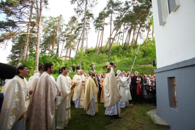 Biserica „Învierea Domnului” din Braşov a fost sfinţită