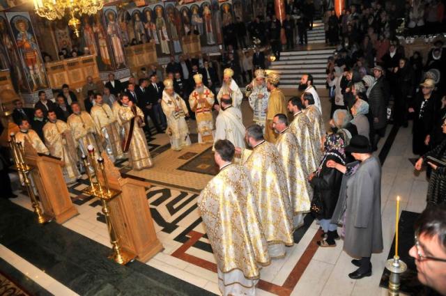 Ierarhi, preoți și credincioși, la pomenirea Episcopului Ioachim Mareș
