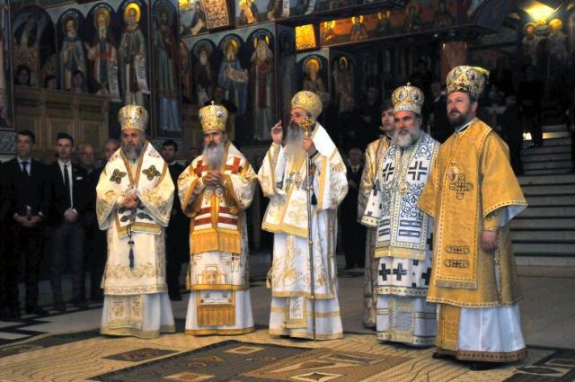 Ierarhi, preoți și credincioși, la pomenirea Episcopului Ioachim Mareș