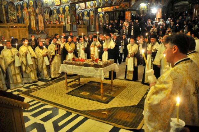 Ierarhi, preoți și credincioși, la pomenirea Episcopului Ioachim Mareș