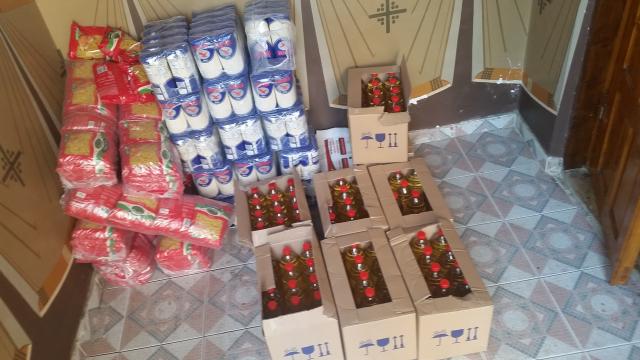 Familiile nevoiașe din Parohia Poiana-Brăeşti, ajutate în urma proiectului „Dăruind vei dobândi”