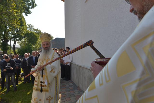 Biserica „Sfântul Haralambie” din orașul Târgu Neamț, resfințită de Mitropolitul Moldovei și Bucovinei