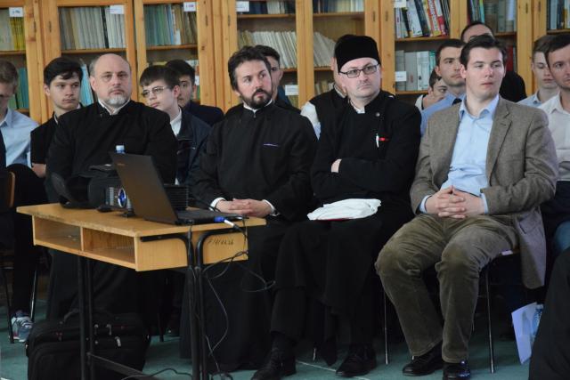 „Un model de educație integral presupune un raport de cooperare între Familie, Școală si Biserică”