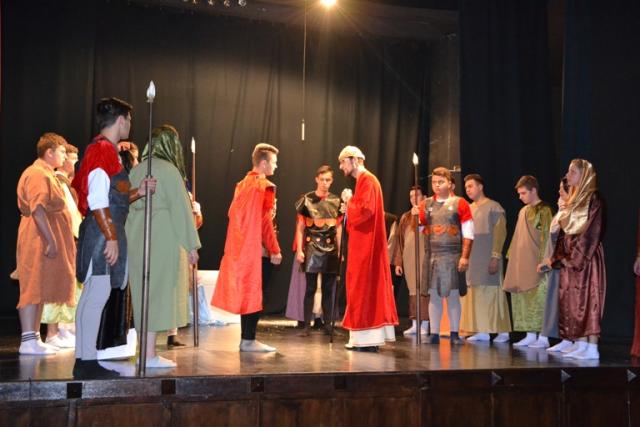 Piesa de teatru „Mironosiţele”, pe scena Casei de Cultură din Caransebeş