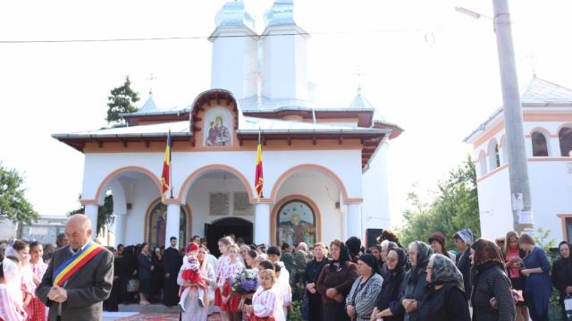 Liturghie arhierească în Parohia Gârbovi I, Protopopiatul Urziceni