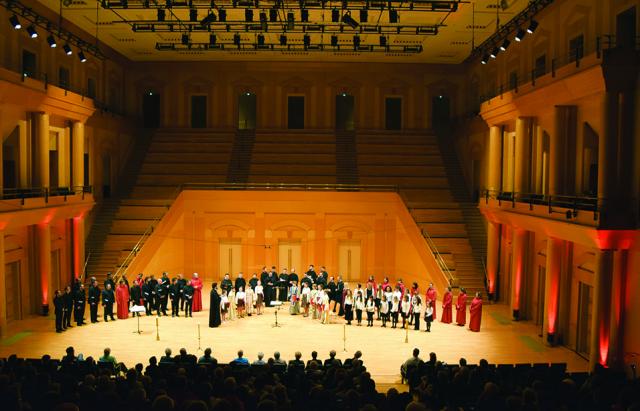 Corul academic „Byzantion“ a concertat în sala „Arsenal“ din Metz, Franţa, precum şi în Luxemburg