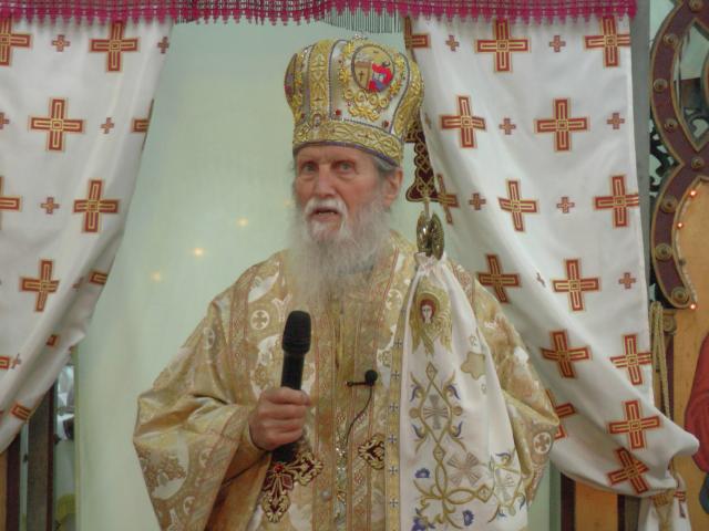 120 de ani de la târnosirea bisericii din Cacica, sărbătoriţi prin Liturghie arhierească