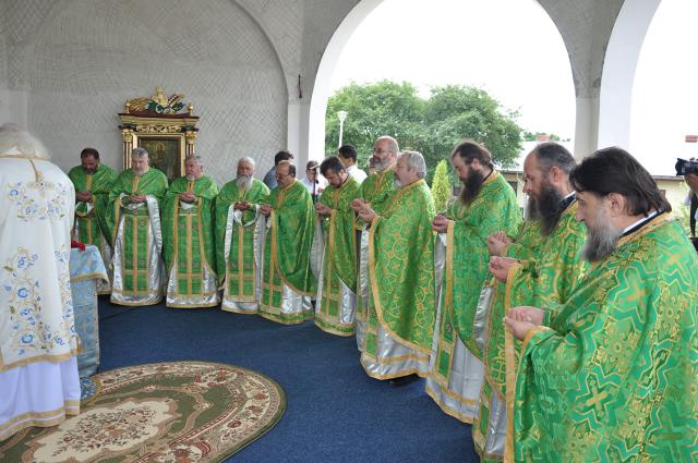Întreită sărbătoare la Mănăstirea Gorovei