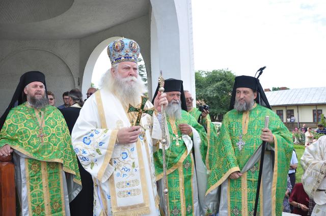 Întreită sărbătoare la Mănăstirea Gorovei