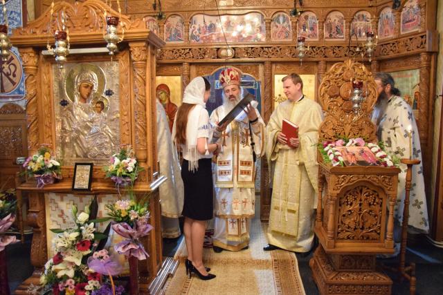 Sfinții Apostoli Petru și Pavel, cinstiți la Mănăstirea Dumbrăvele prin Liturghie arhierească