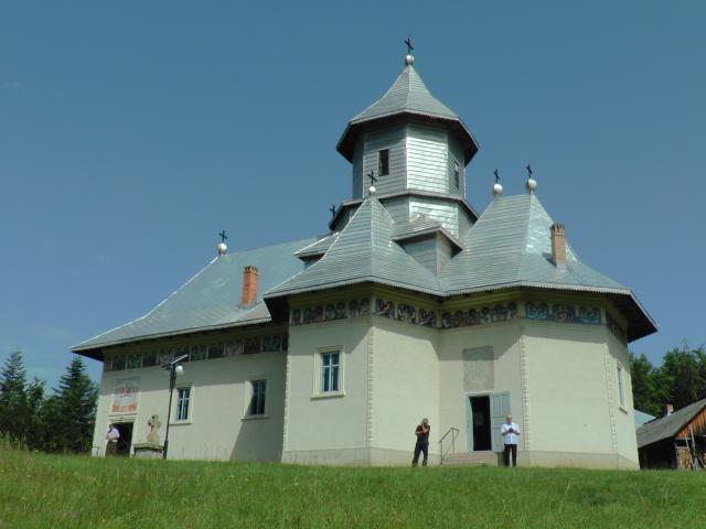 Schitul „Poiana Arşiţei“ din judeţul Suceava şi-a sărbătorit hramul