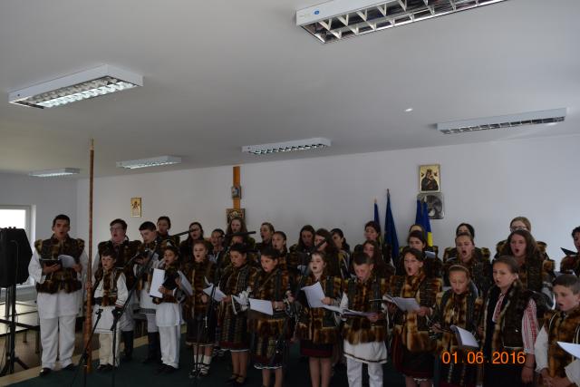 Înfrăţire între grupuri de tineri din Bucovina şi Ardeal