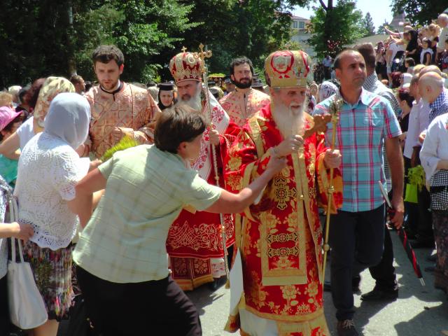 „Ocrotitorul Bucovinei”, cinstit de mii de pelerini