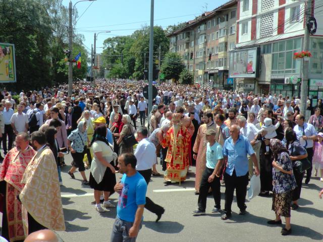 „Ocrotitorul Bucovinei”, cinstit de mii de pelerini