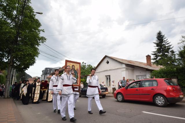 Procesiune religioasă la Piatra Neamț, cu ocazia sărbătorii Nașterea Sfântului Ioan Botezătorul
