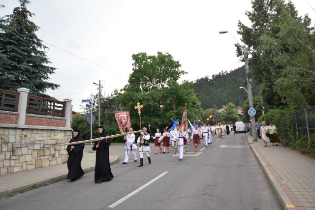 Procesiune religioasă la Piatra Neamț, cu ocazia sărbătorii Nașterea Sfântului Ioan Botezătorul