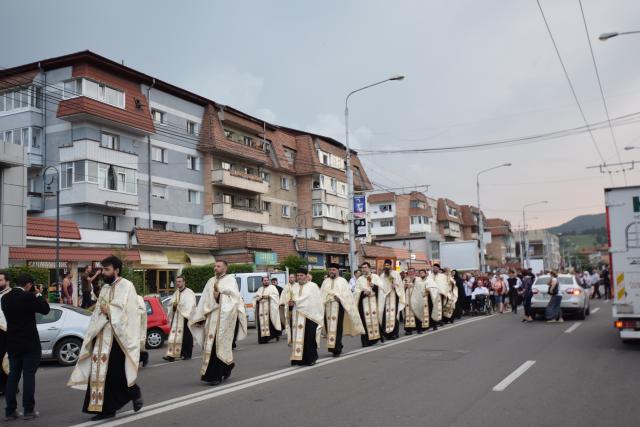 Procesiune religioasă la Piatra Neamț, cu ocazia sărbătorii Nașterea Sfântului Ioan Botezătorul
