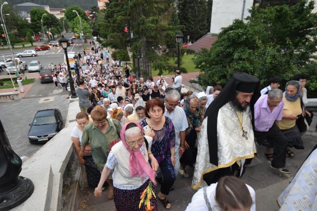 Procesiune religioasă la Piatra Neamț, cu ocazia sărbătorii Nașterea Sfântului Ioan Botezătorul