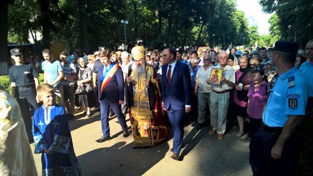Moaştele Sfinţilor Andrei şi Pantelimon, la Bacău