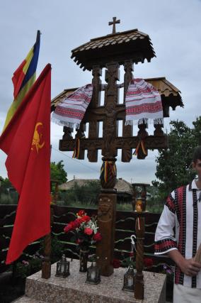 Sfințire de troițe în parohiile Chișcăreni și Petricani